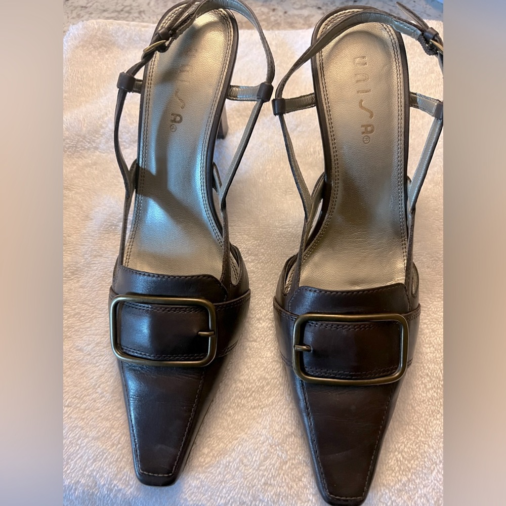 UNISA Genuine Leather, 7 1/2 B Slingback 3 inch, excellent condition